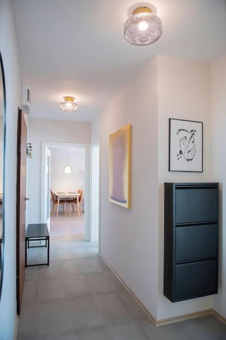Madrid: A Modern 2-Bedroom Apartment With Parking ソフィア エクステリア 写真